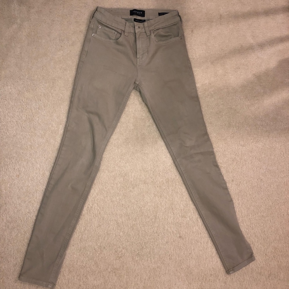 Men’s Khaki Pants